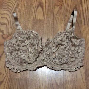 Victoria’s Secret unlined demi bra. 34DD BNWT